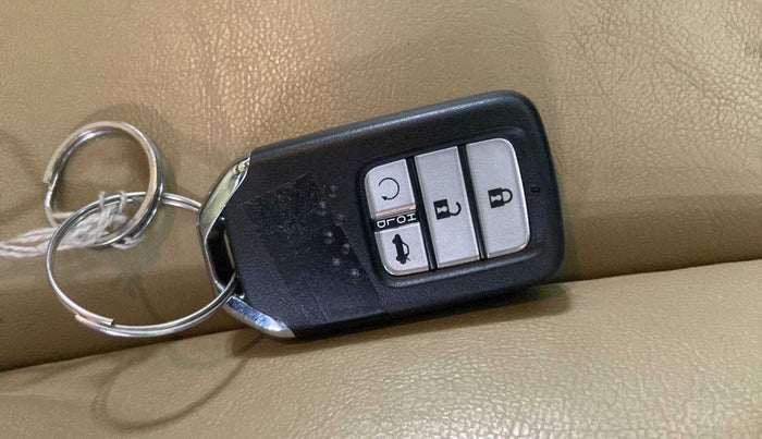 2019 Honda Civic 1.8L I-VTEC V CVT, Petrol, Automatic, 46,581 km, Key Close Up