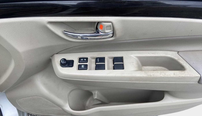 2017 Maruti Ciaz ZDI+ SHVS, Diesel, Manual, 72,408 km, Driver Side Door Panels Control