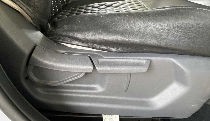 2019 Hyundai GRAND I10 NIOS MAGNA 1.2 KAPPA VTVT, Petrol, Manual, 16,772 km, Driver Side Adjustment Panel