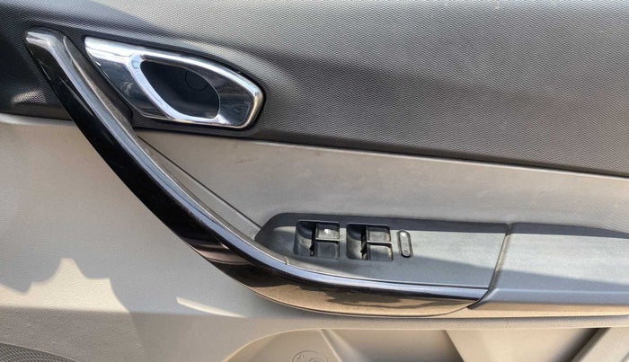 2018 Tata Tiago XZ PETROL, Petrol, Manual, 29,456 km, Driver Side Door Panels Control