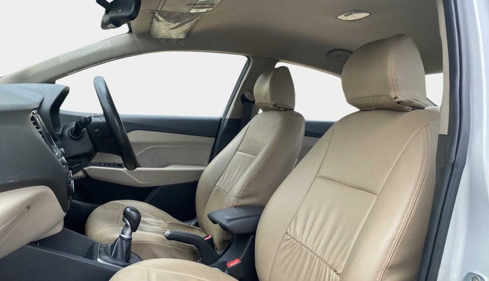 2018 Hyundai Verna 1.6 VTVT SX, Petrol, Manual, 45,316 km, Right Side Front Door Cabin