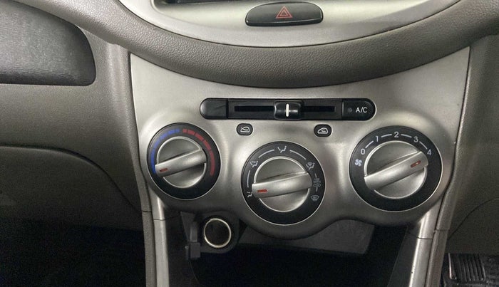 2016 Hyundai i10 MAGNA 1.1, Petrol, Manual, 61,347 km, AC Unit - Front vent has minor damage