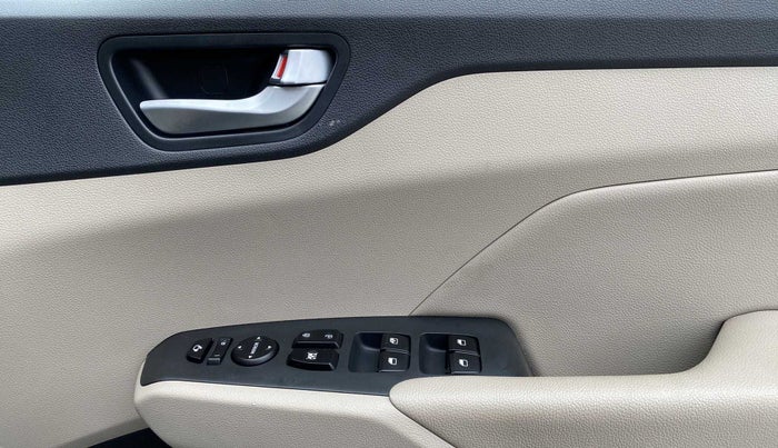 2018 Hyundai Verna 1.6 VTVT SX (O) AT, Petrol, Automatic, 20,037 km, Driver Side Door Panels Control