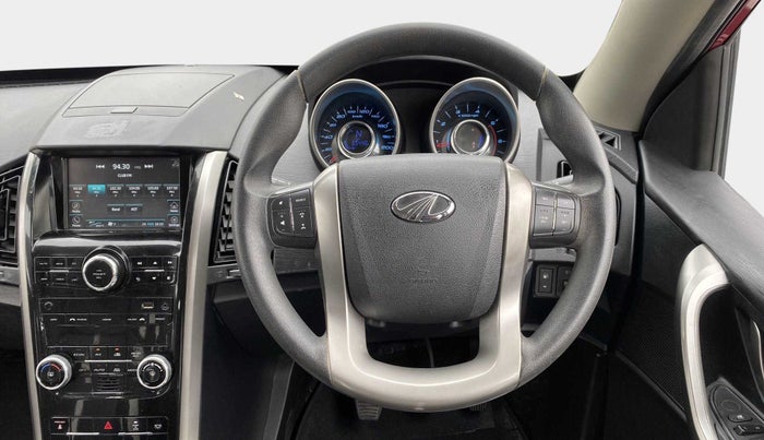 2018 Mahindra XUV500 W7, Diesel, Manual, 65,433 km, Steering Wheel Close Up