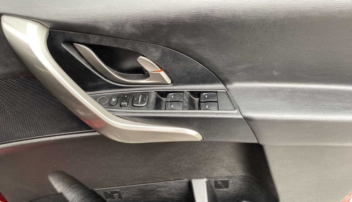 2018 Mahindra XUV500 W7, Diesel, Manual, 65,433 km, Driver Side Door Panels Control