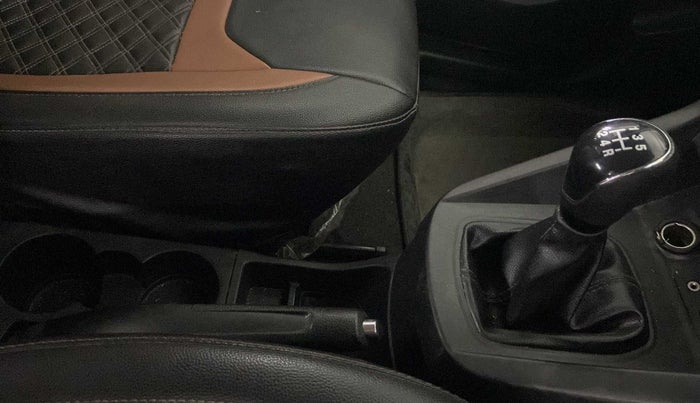 2019 Ford New Figo TITANIUM 1.2 PETROL MT, Petrol, Manual, 46,738 km, Gear Lever