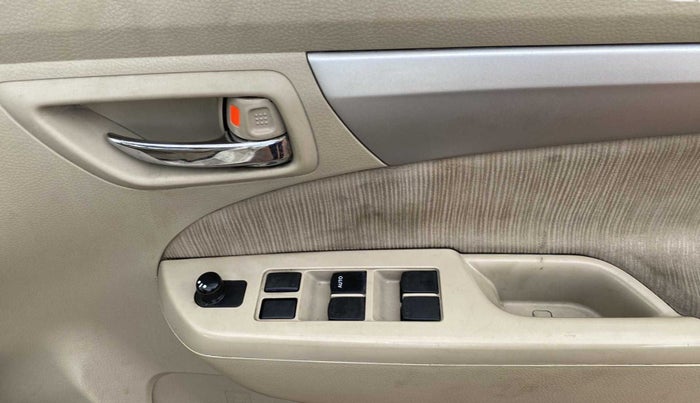 2015 Maruti Ertiga ZXI, Petrol, Manual, 86,927 km, Driver Side Door Panels Control