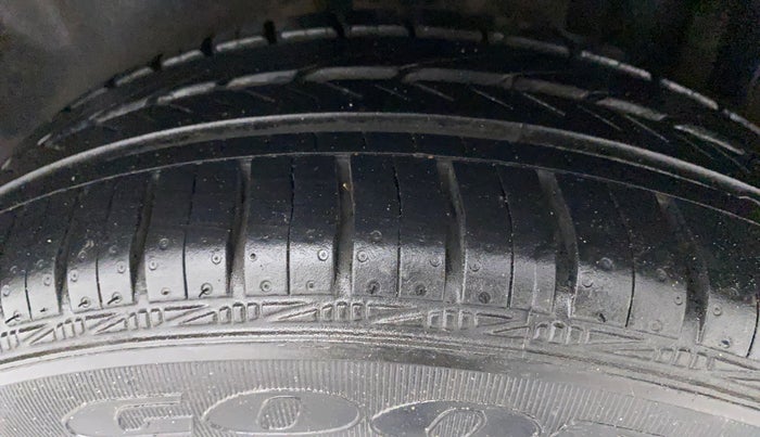 2015 Skoda Rapid AMBITION 1.5 TDI, Diesel, Manual, 94,284 km, Left Rear Tyre Tread
