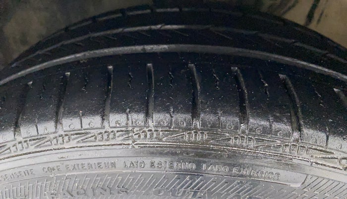 2015 Skoda Rapid AMBITION 1.5 TDI, Diesel, Manual, 94,284 km, Left Front Tyre Tread