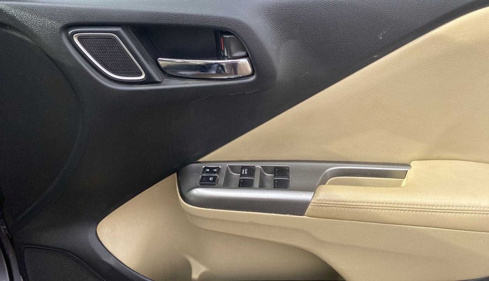 2017 Honda City 1.5L I-VTEC VX, CNG, Manual, 65,396 km, Driver Side Door Panels Control