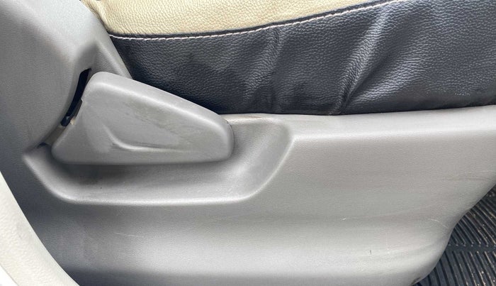 2017 Datsun Redi Go T (O), Petrol, Manual, 25,175 km, Driver Side Adjustment Panel