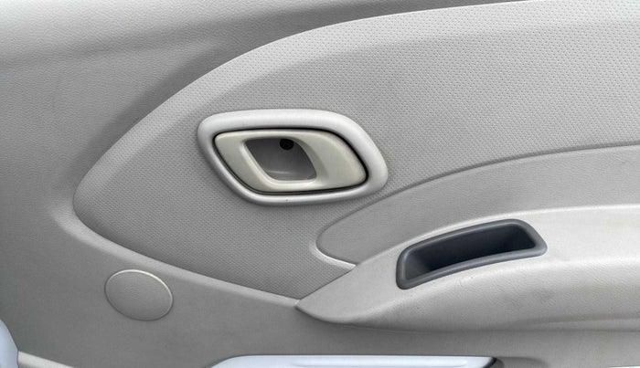 2017 Datsun Redi Go T (O), Petrol, Manual, 25,175 km, Driver Side Door Panels Control