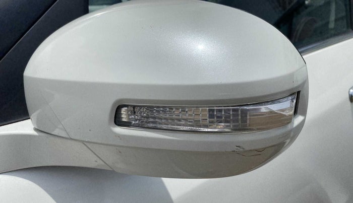 2016 Maruti Swift VXI, Petrol, Manual, 66,879 km, Left rear-view mirror - Indicator light has minor damage