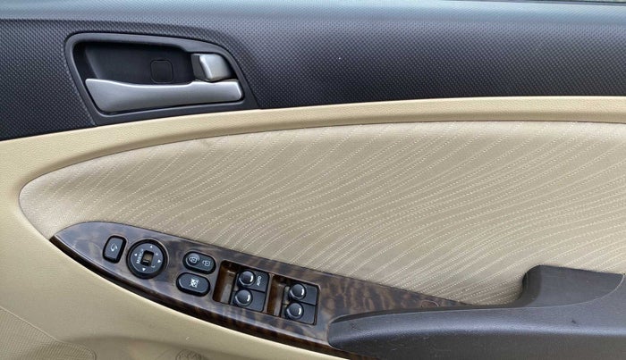 2016 Hyundai Verna 1.6 CRDI SX, Diesel, Manual, 50,889 km, Driver Side Door Panels Control