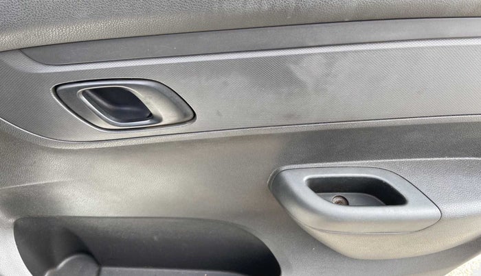 2015 Renault Kwid RXT 0.8, Petrol, Manual, 47,045 km, Driver Side Door Panels Control
