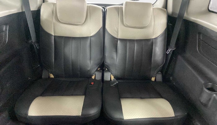2019 Mahindra XUV500 W7, Diesel, Manual, 29,929 km, Third Seat Row ( optional )