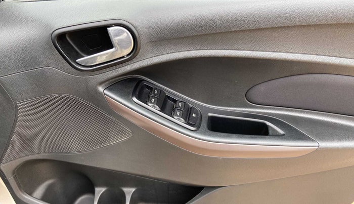 2019 Ford FREESTYLE TITANIUM 1.2 PETROL, Petrol, Manual, 26,097 km, Driver Side Door Panels Control