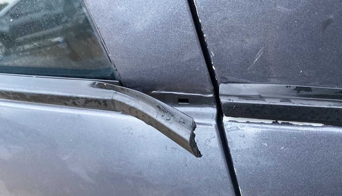 2018 Hyundai Eon ERA +, Petrol, Manual, 54,833 km, Right rear door - Weather strip has minor damage