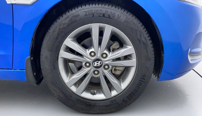 2017 Hyundai New Elantra 2.0 SX(O) AT PETROL, Petrol, Automatic, 1,08,538 km, Right Front Wheel