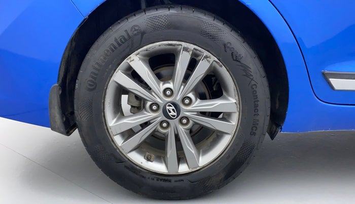 2017 Hyundai New Elantra 2.0 SX(O) AT PETROL, Petrol, Automatic, 1,08,538 km, Right Rear Wheel
