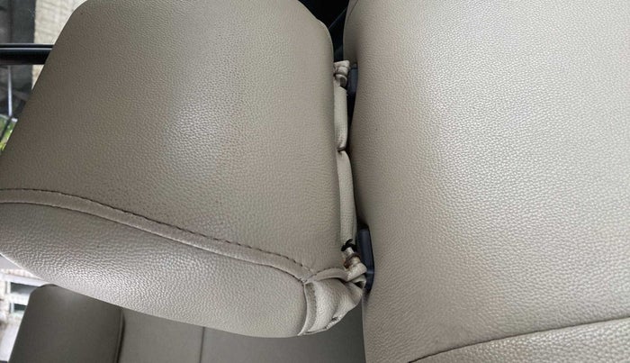 2016 Maruti Swift VXI, Petrol, Manual, 65,375 km, Front left seat (passenger seat) - Headrest adjuster not working