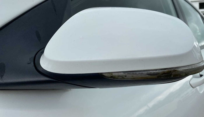 2019 Hyundai GRAND I10 NIOS SPORTZ AMT 1.2 KAPPA VTVT, Petrol, Automatic, 27,613 km, Left rear-view mirror - Indicator light has minor damage