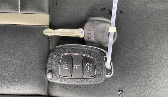 2019 Hyundai GRAND I10 NIOS SPORTZ AMT 1.2 KAPPA VTVT, Petrol, Automatic, 27,613 km, Key Close Up