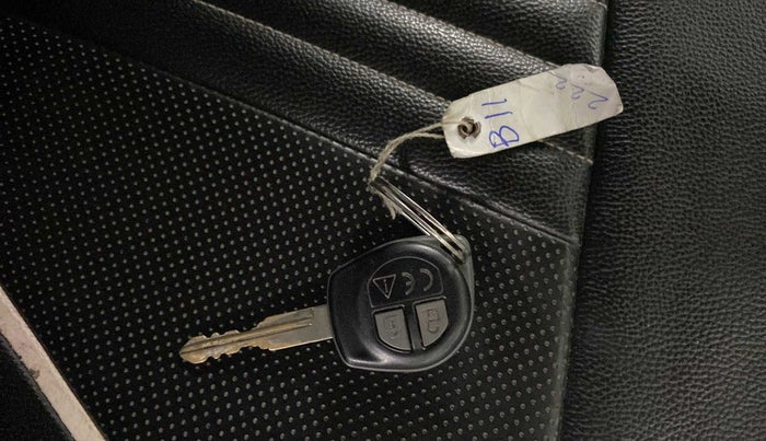 2019 Maruti Swift VXI, Petrol, Manual, 18,683 km, Key Close Up