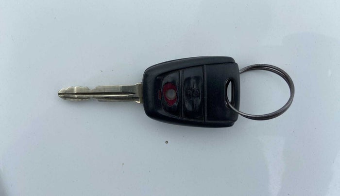 2018 Hyundai Xcent S 1.2, Petrol, Manual, 30,754 km, Lock system - Remote key minor damage