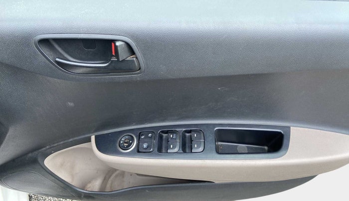 2018 Hyundai Xcent S 1.2, Petrol, Manual, 30,754 km, Driver Side Door Panels Control