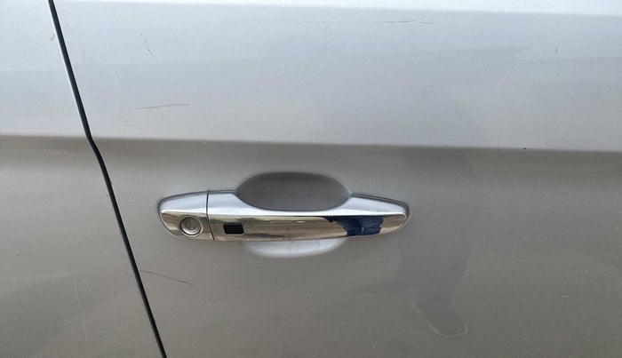 2016 Hyundai Creta SX PLUS 1.6 PETROL, Petrol, Manual, 60,647 km, Driver-side door - Slightly dented