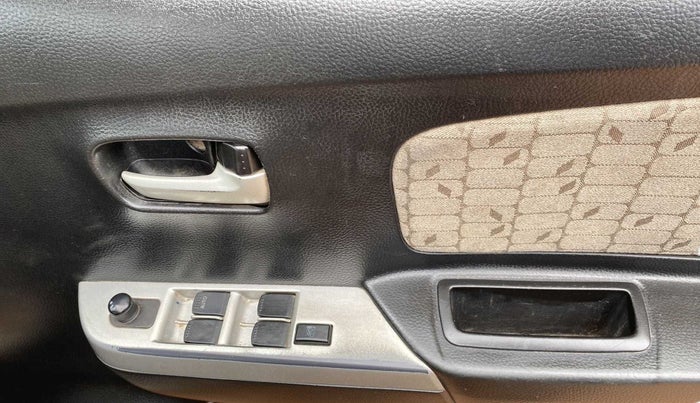 2014 Maruti Wagon R 1.0 VXI, Petrol, Manual, 76,964 km, Driver Side Door Panels Control