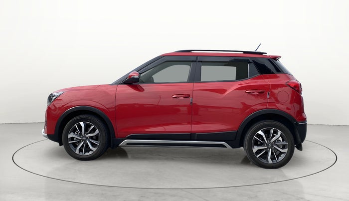 2022 Mahindra XUV300 W8 (O) 1.2 PETROL AMT, Petrol, Automatic, 21,506 km, Left Side