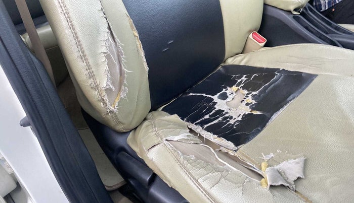 2014 Honda City 1.5L I-DTEC V, Diesel, Manual, 1,09,189 km, Driver seat - Cover slightly torn