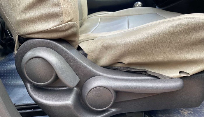 2017 Nissan Micra XV CVT, Petrol, Automatic, 25,259 km, Driver Side Adjustment Panel