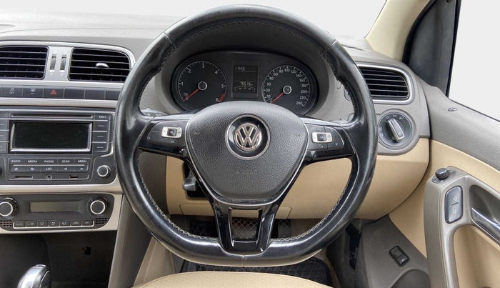 2015 Volkswagen Vento HIGHLINE 1.5 AT, Diesel, Automatic, 76,338 km, Steering Wheel Close Up