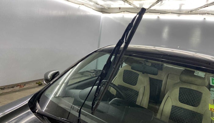 2018 Honda Amaze 1.2L I-VTEC S, Petrol, Manual, 29,466 km, Front windshield - Rubber blade broken or missing