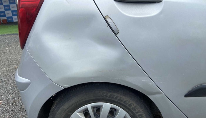 2016 Hyundai i10 SPORTZ 1.1, CNG, Manual, 1,06,963 km, Right quarter panel - Slightly dented