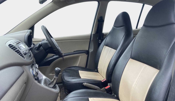 2016 Hyundai i10 SPORTZ 1.1, CNG, Manual, 1,06,963 km, Driver Side Door Panels Control