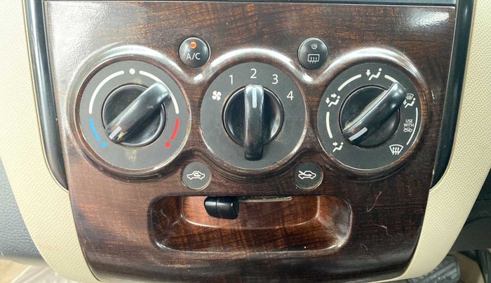 2018 Maruti Wagon R 1.0 VXI (O) AMT, Petrol, Automatic, 29,472 km, AC Unit - Directional switch has minor damage