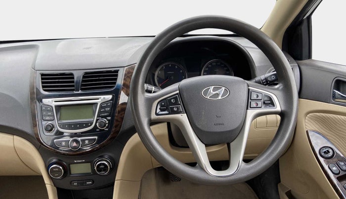 2013 Hyundai Verna FLUIDIC 1.6 VTVT EX, Petrol, Manual, 1,18,059 km, Steering Wheel Close Up