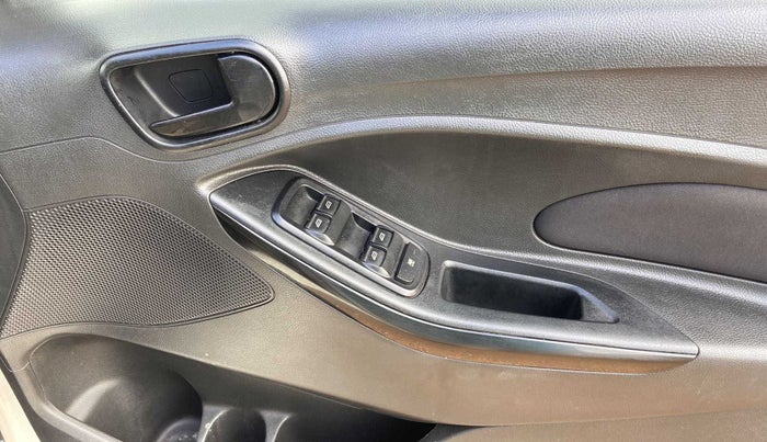 2021 Ford New Figo TITANIUM 1.2 PETROL MT, Petrol, Manual, 28,413 km, Driver Side Door Panels Control