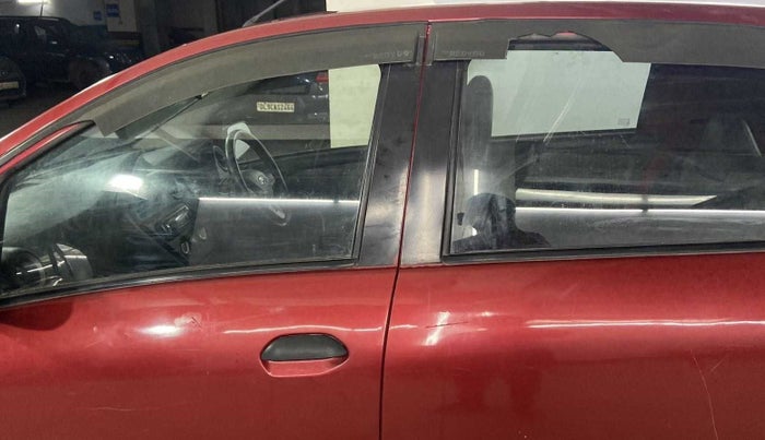 2018 Datsun Redi Go A, Petrol, Manual, 30,154 km, Front passenger door - Door visor damaged