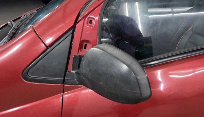2018 Datsun Redi Go A, Petrol, Manual, 30,154 km, Left rear-view mirror - Cover has minor damage