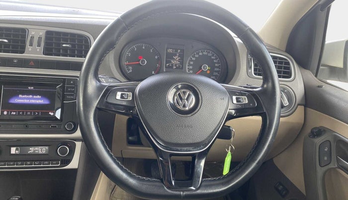 2016 Volkswagen Vento HIGHLINE PETROL AT, Petrol, Automatic, 75,277 km, Steering Wheel Close Up