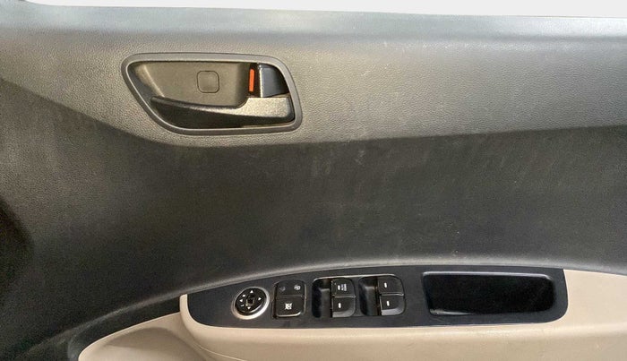 2016 Hyundai Grand i10 MAGNA 1.2 KAPPA VTVT, Petrol, Manual, 72,641 km, Driver Side Door Panels Control