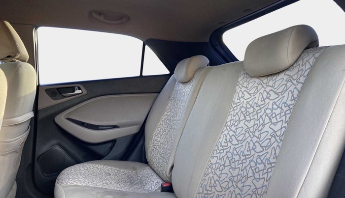 2016 Hyundai Elite i20 ASTA 1.2 (O), Petrol, Manual, 30,616 km, Right Side Rear Door Cabin