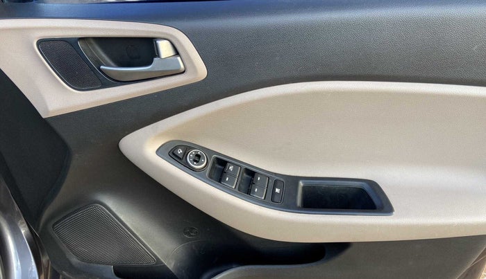 2016 Hyundai Elite i20 ASTA 1.2 (O), Petrol, Manual, 30,616 km, Driver Side Door Panels Control