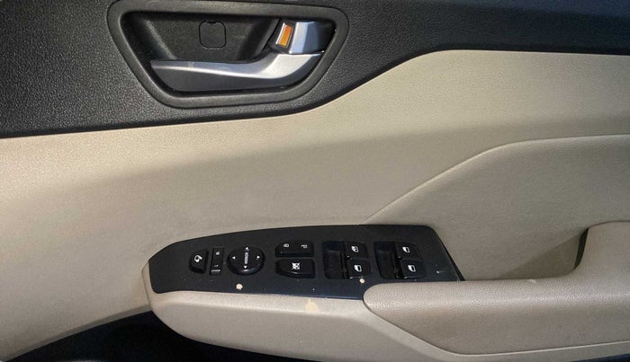 2022 Hyundai Verna SX (O) 1.5 CRDI, Diesel, Manual, 22,049 km, Driver Side Door Panels Control