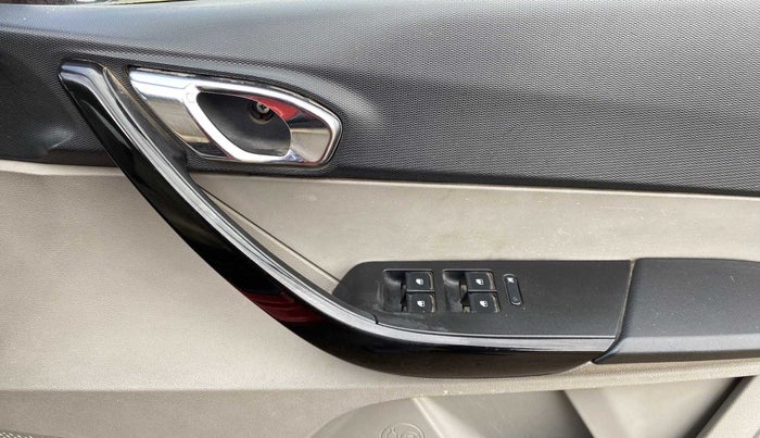 2017 Tata Tiago XZA PETROL, Petrol, Automatic, 59,047 km, Driver Side Door Panels Control